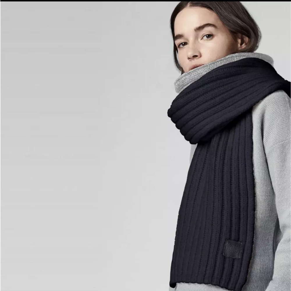 🆕 Canada Goose Colorblock Ribbed Wool Scarf
